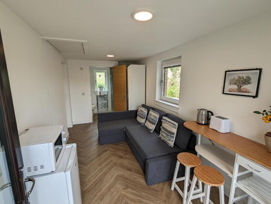 En-Suite Double Room With Private Entrance Edinburg Exteriör bild