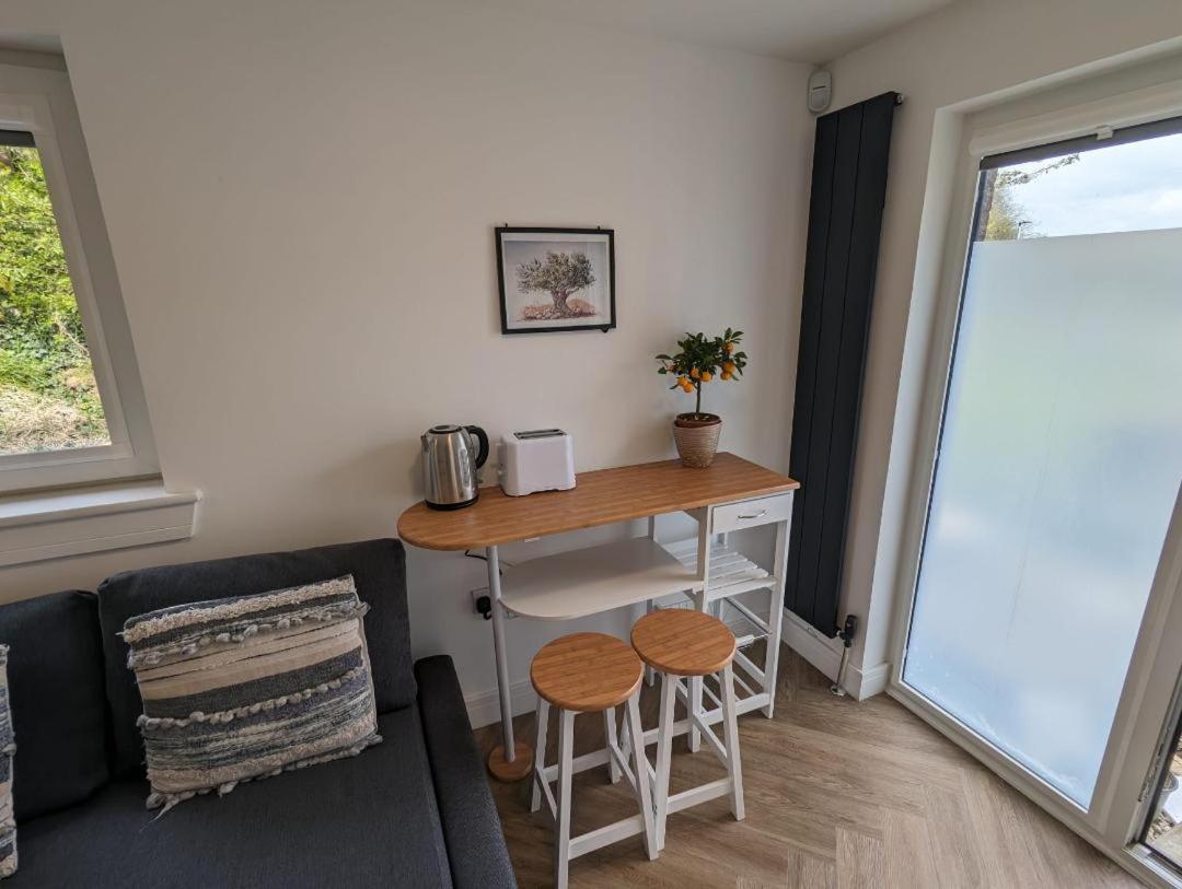 En-Suite Double Room With Private Entrance Edinburg Exteriör bild