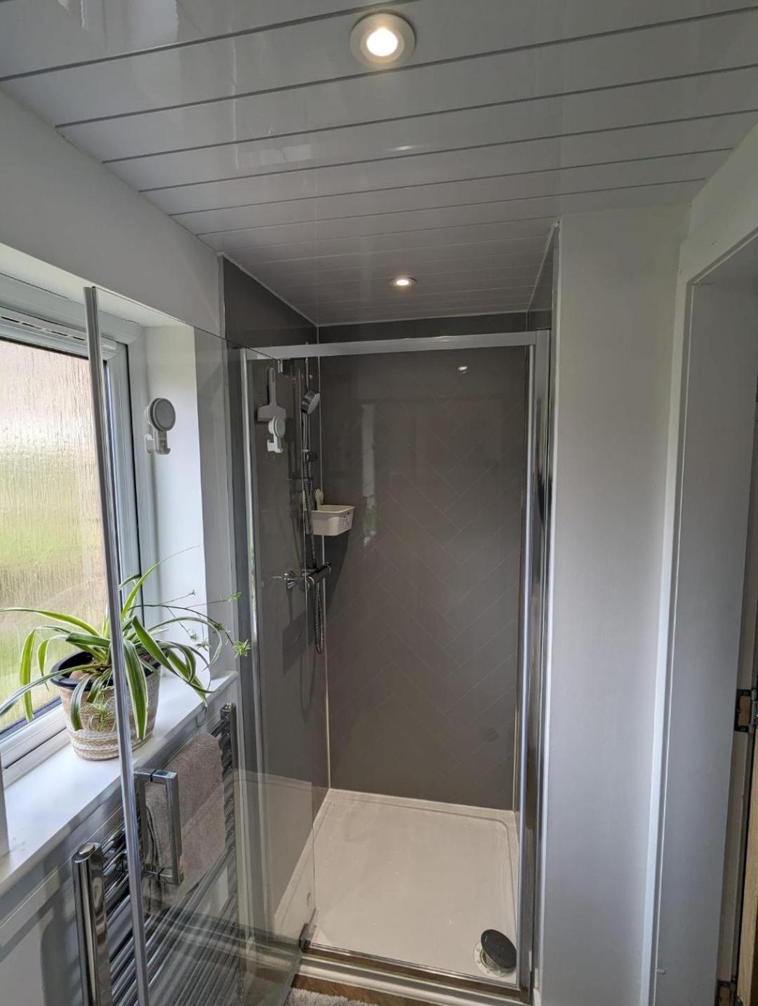 En-Suite Double Room With Private Entrance Edinburg Exteriör bild