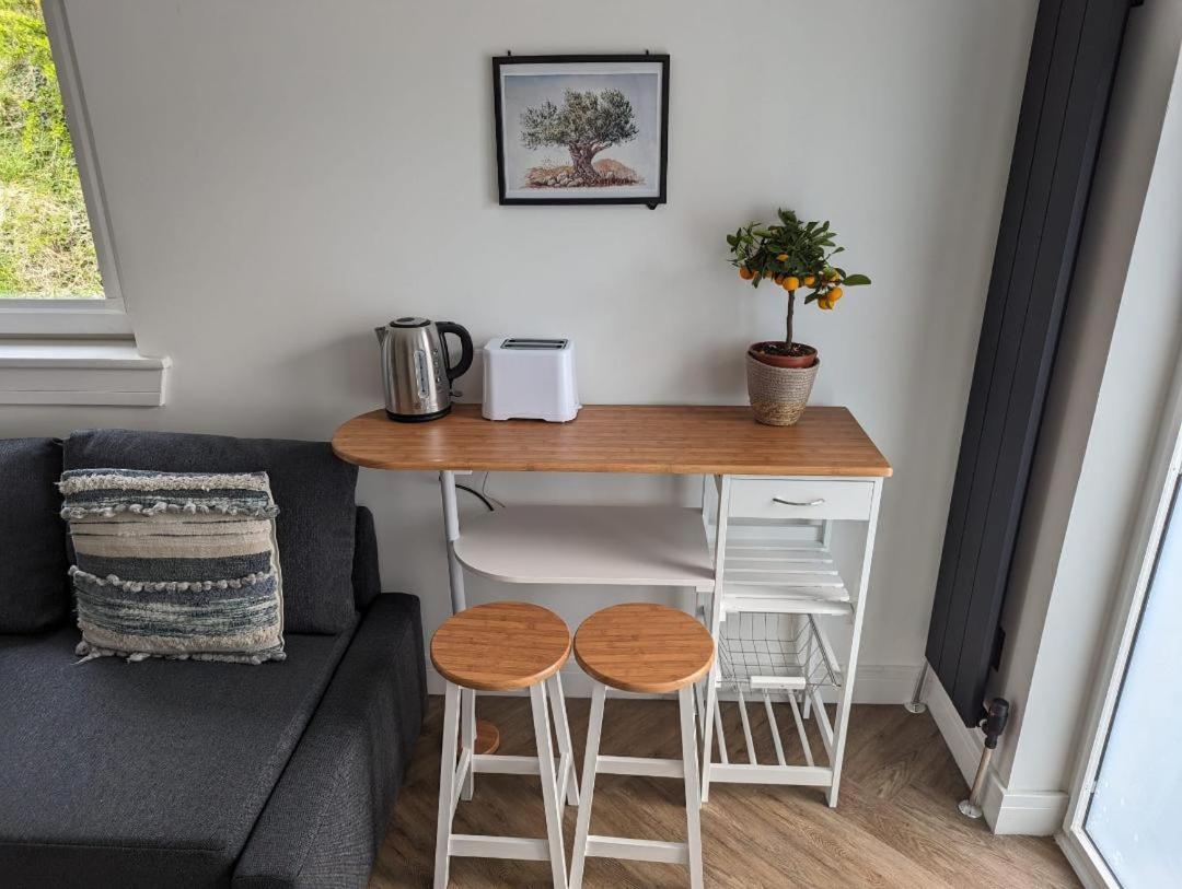 En-Suite Double Room With Private Entrance Edinburg Exteriör bild