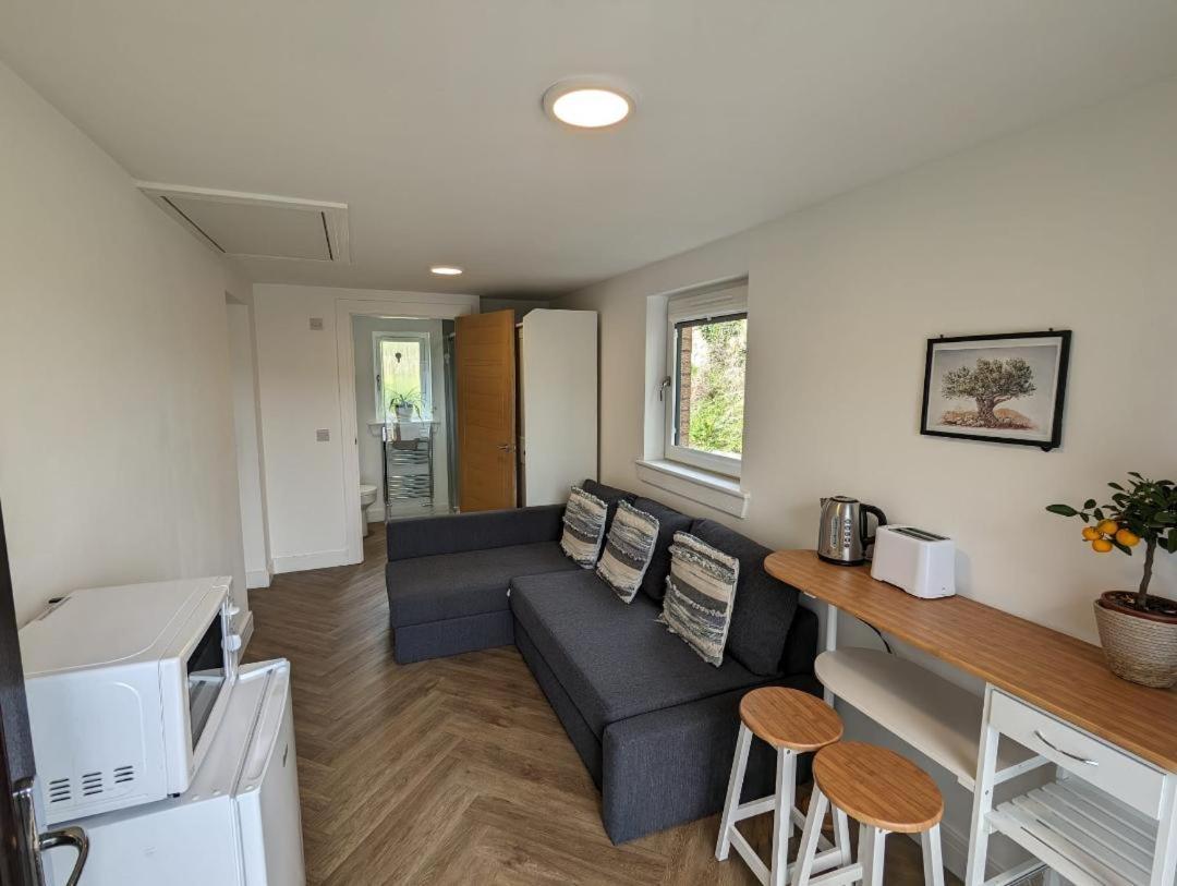 En-Suite Double Room With Private Entrance Edinburg Exteriör bild